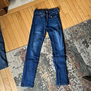 American Eagle low rise Skinny Jeans size 2